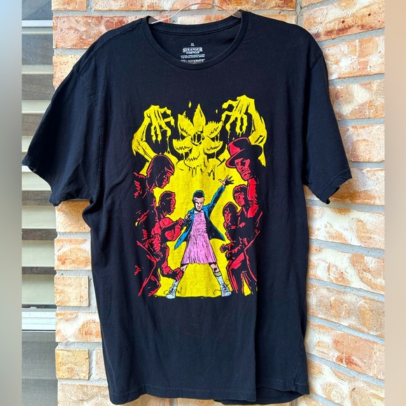 Netflix Stranger Things Black Short Sleeve Tee Shirt / Size XL - Picture 3 of 6